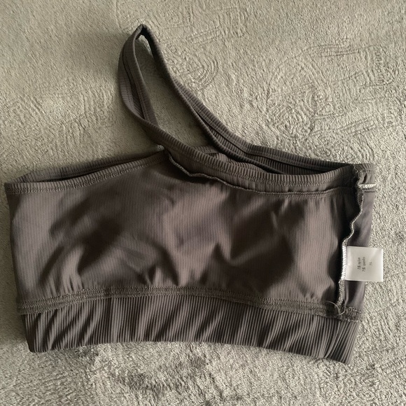 Amazon grey sport bras - Picture 3 of 5